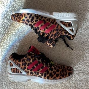 Adidas ZX FLUX sz 6 (fits 7 )